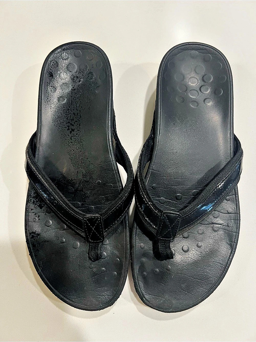 Vionic Black Comfort Flip Flop Sandals